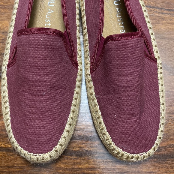 EMU AUSTRALIA canvas loafers flats woman's US Size 5. Color is eggplant - Picture 3 of 8